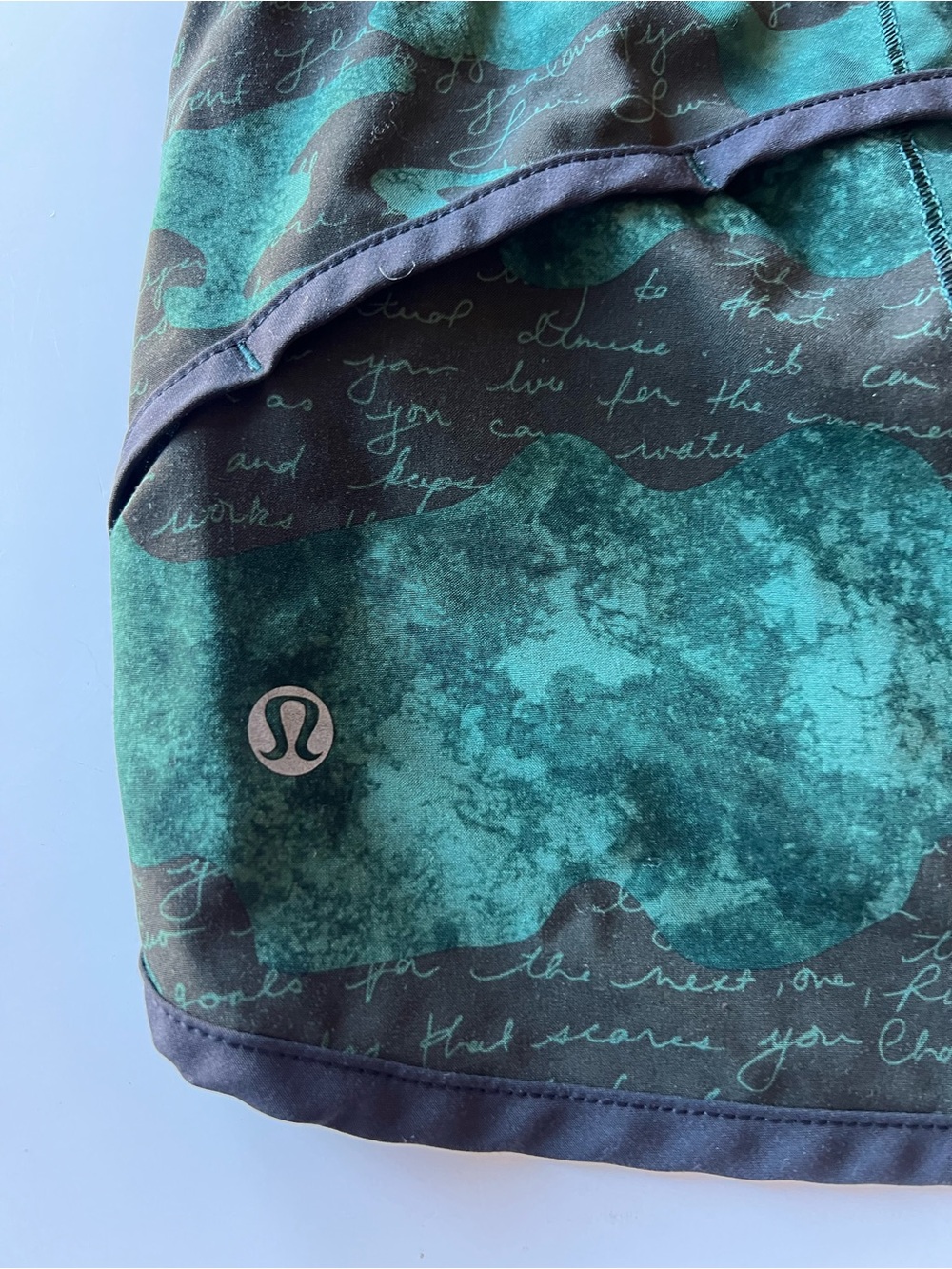 Lululemon shorts 8 - Picture 6 of 6